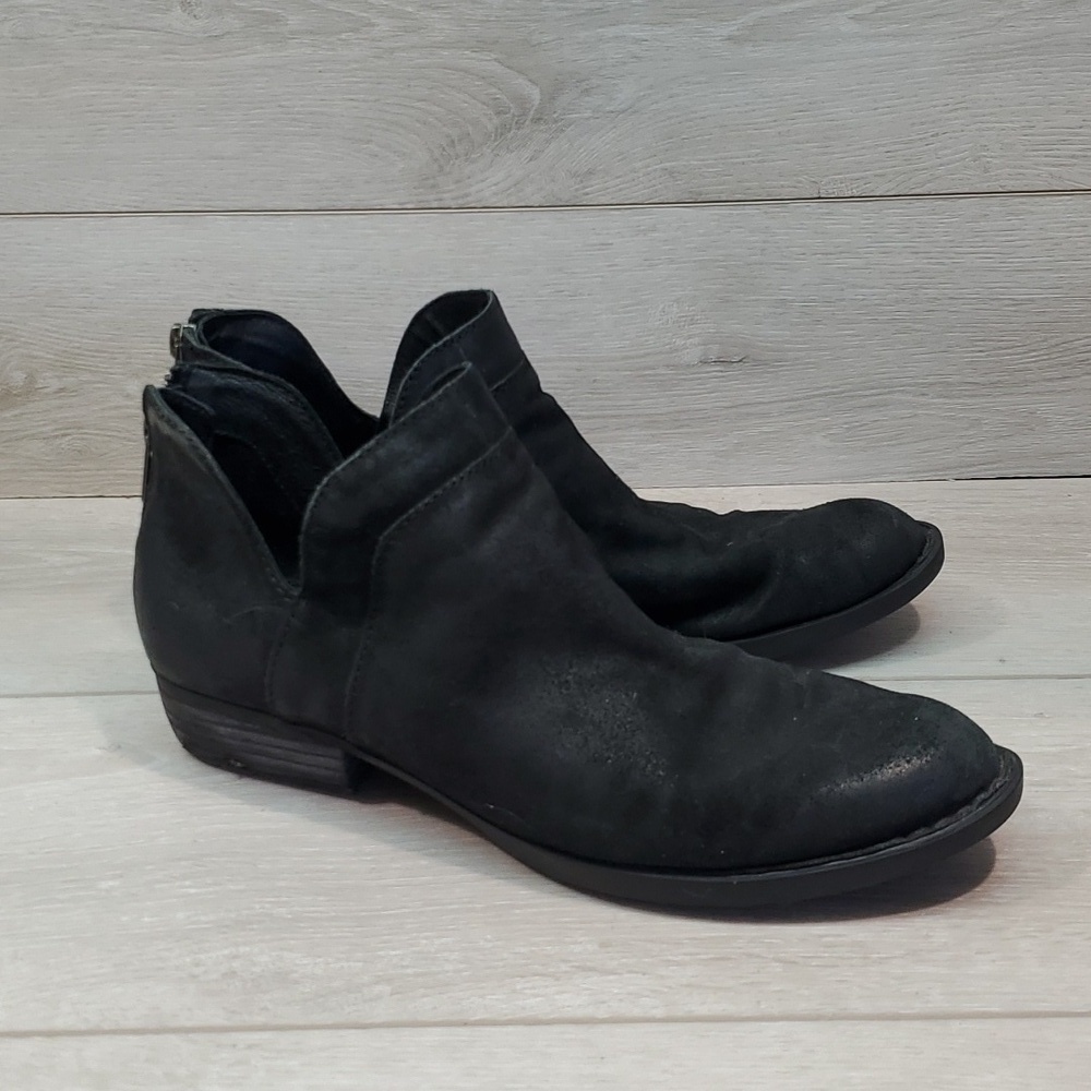 Born Women Leather Cut Out Side Leather Boots heels shoes sz 9.5M